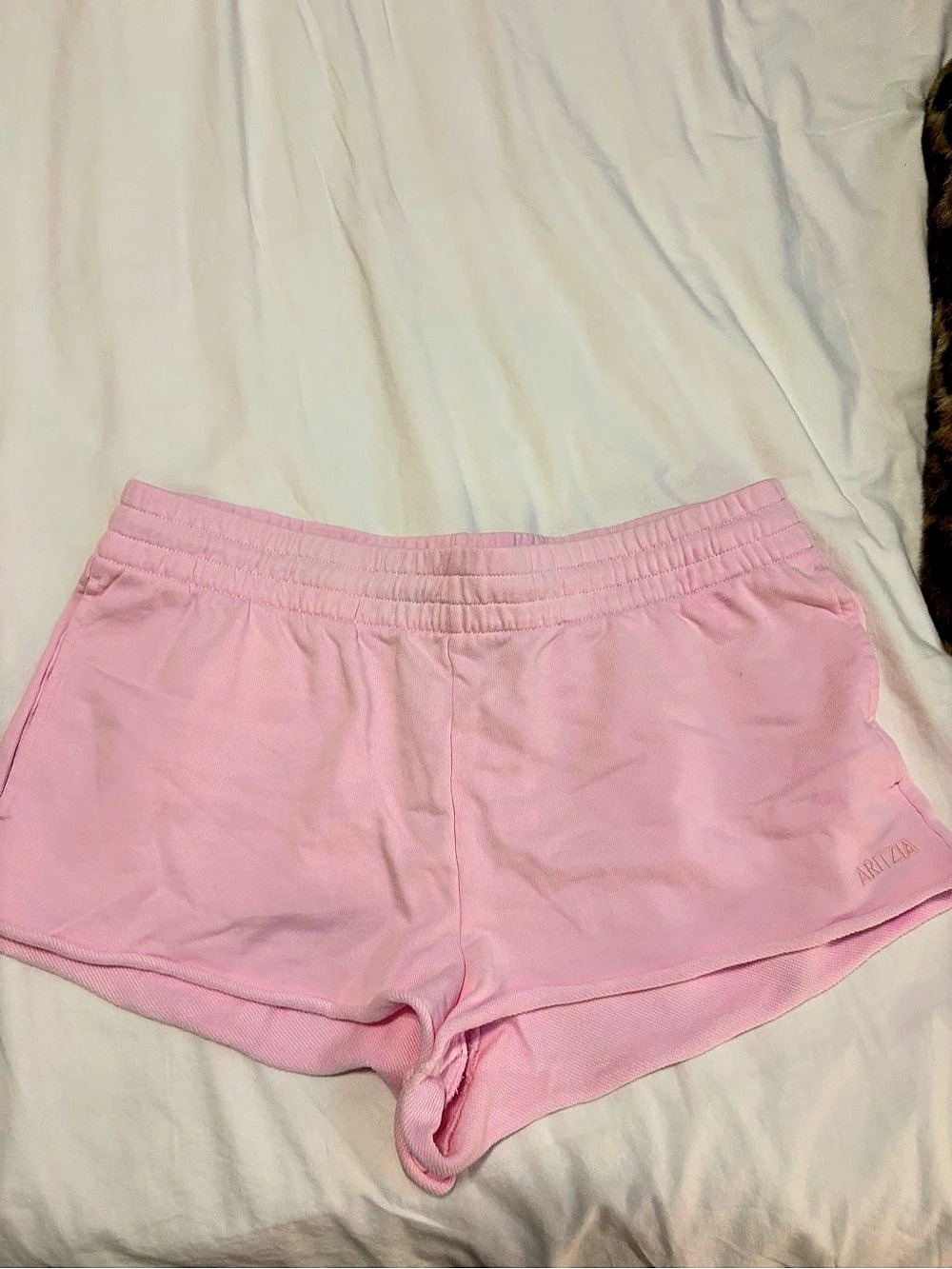 Aritzia Cozy Sweatfleece Mega Fit Shorts Athletic Shorts Pink Medium